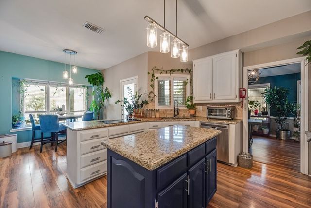 3910 Kingsferry Court, Arlington, TX 76016