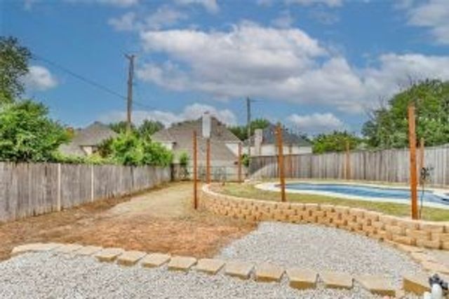 3910 Kingsferry Court, Arlington, TX 76016