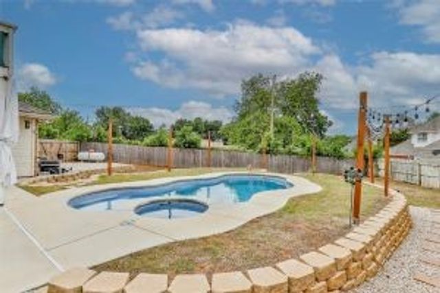 3910 Kingsferry Court, Arlington, TX 76016