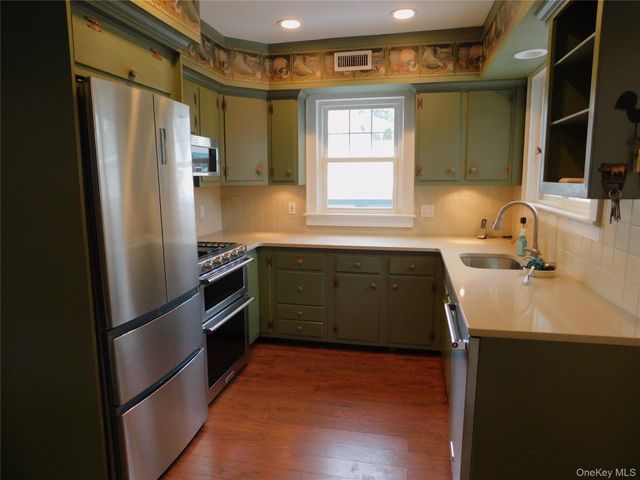 84 Cedar Road, Wading River, NY 11792