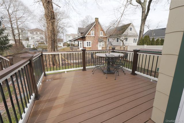 84 Cedar Road, Wading River, NY 11792