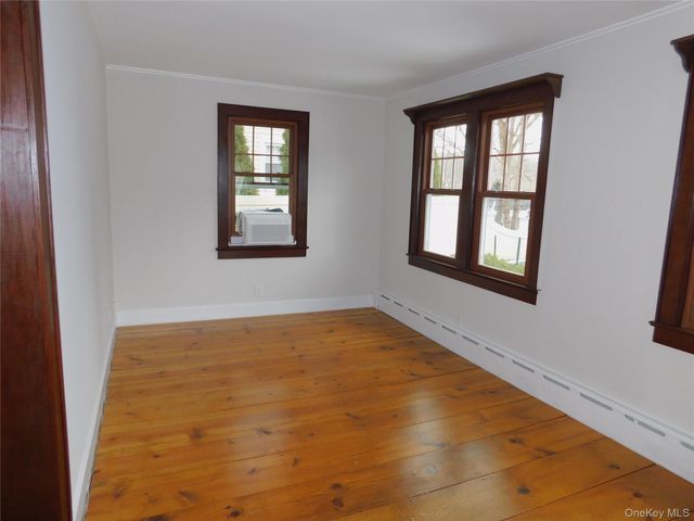 84 Cedar Road, Wading River, NY 11792