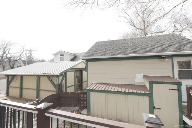 84 Cedar Road, Wading River, NY 11792