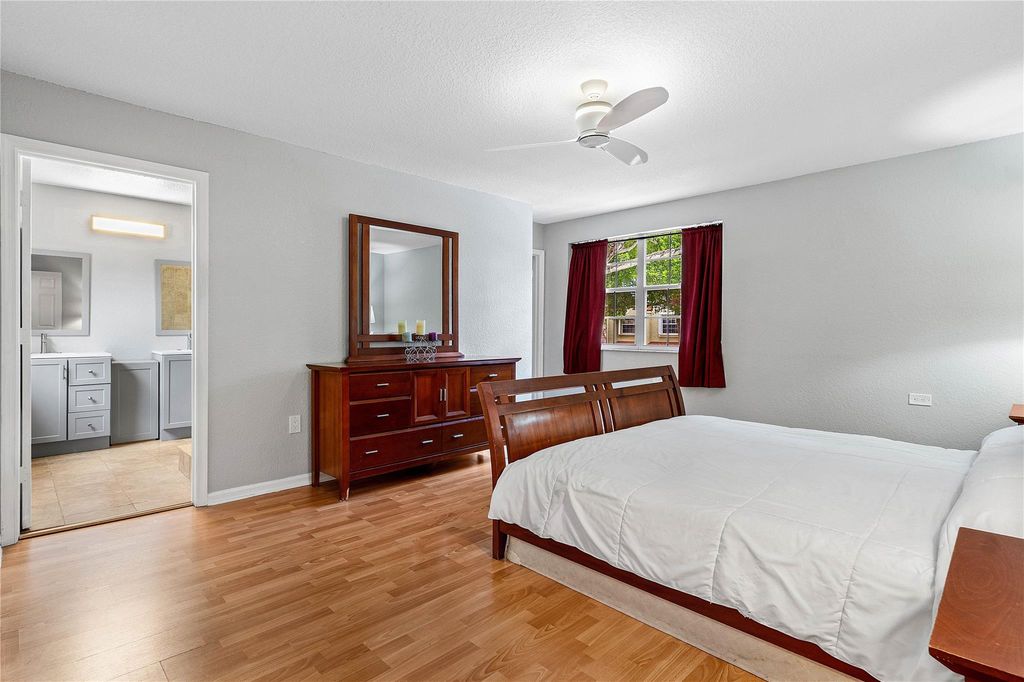 Image 14 of property listing at 7665 NW 61st Ter, Parkland, FL 33067