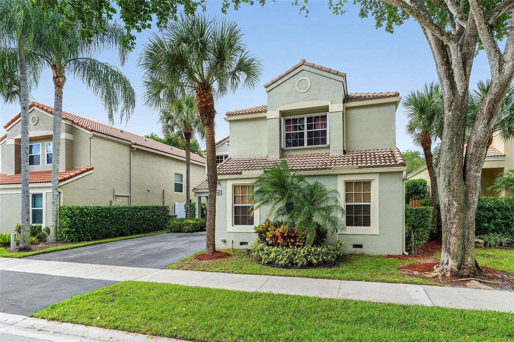 Image 2 of property listing at 7665 NW 61st Ter, Parkland, FL 33067