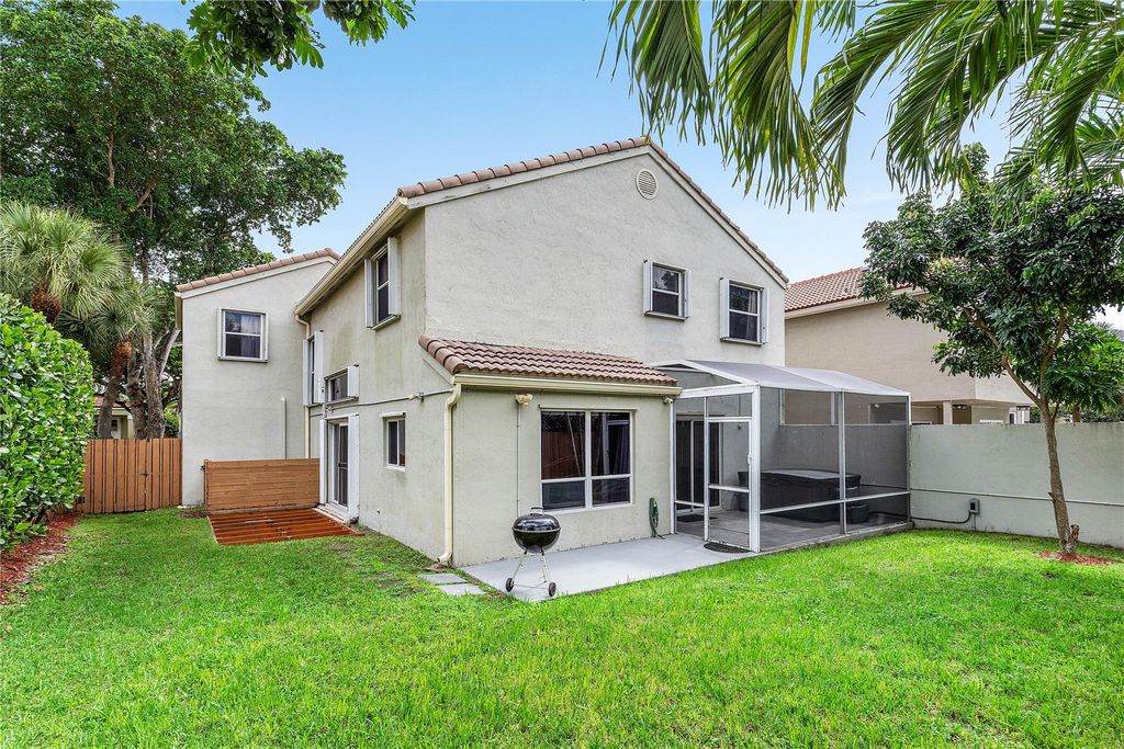 Image 24 of property listing at 7665 NW 61st Ter, Parkland, FL 33067