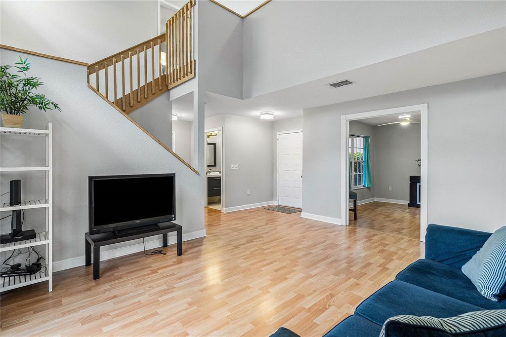 Image 5 of property listing at 7665 NW 61st Ter, Parkland, FL 33067