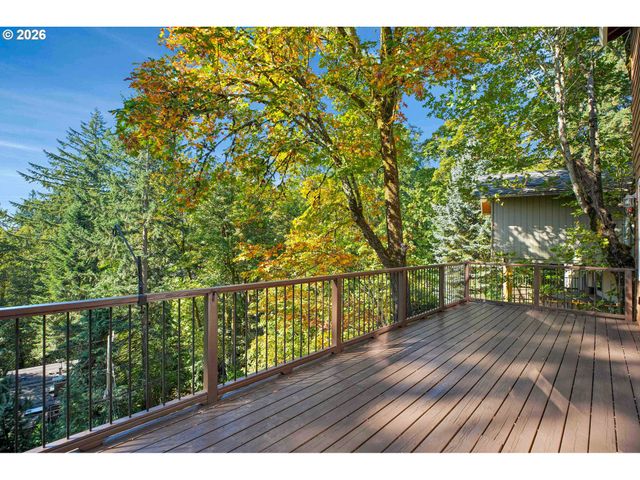 730 Sw MENEFEE Ln, Portland, OR 97239