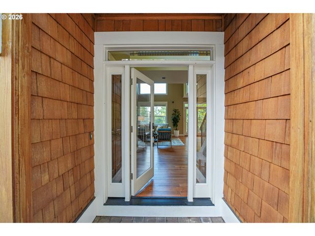 730 Sw MENEFEE Ln, Portland, OR 97239