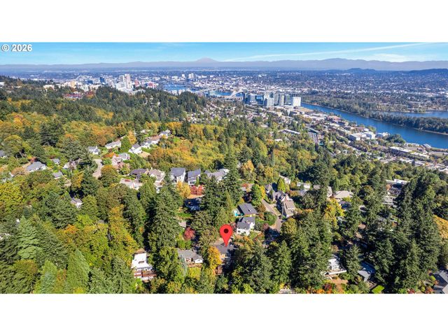 730 Sw MENEFEE Ln, Portland, OR 97239