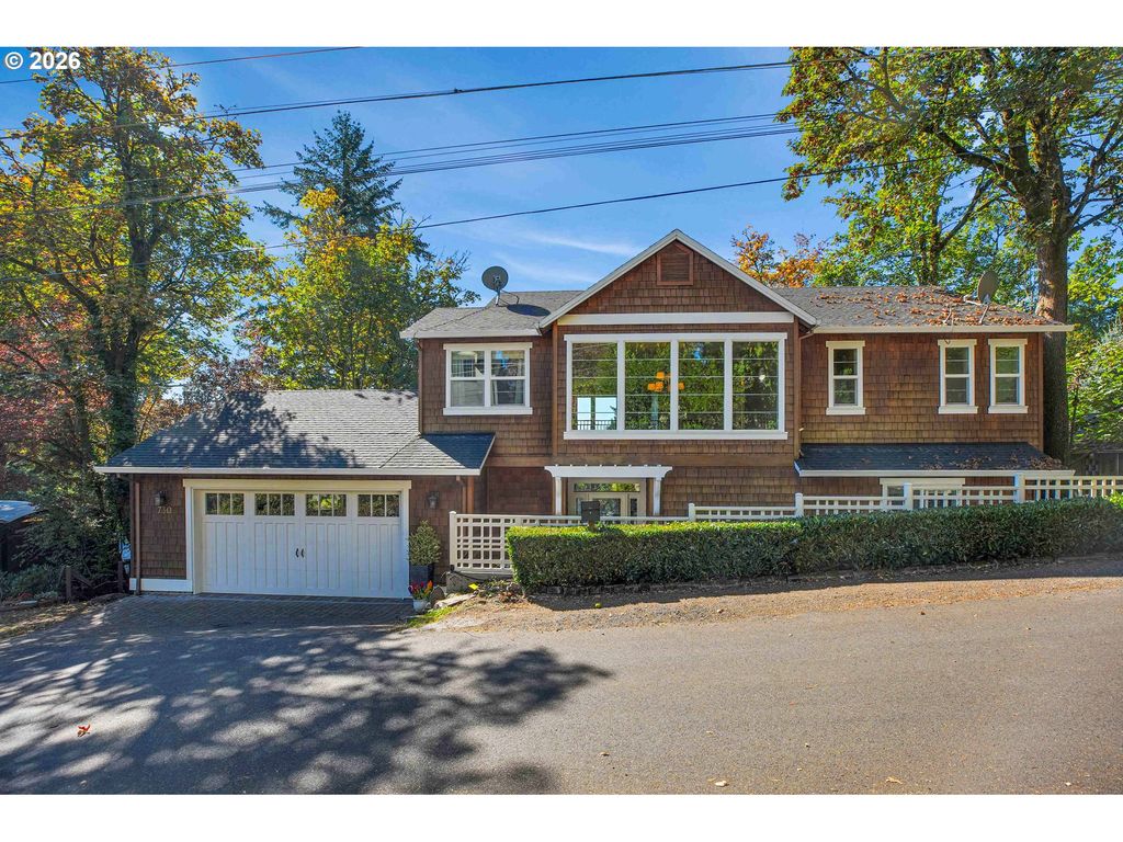 730 Sw MENEFEE Ln, Portland, OR 97239
