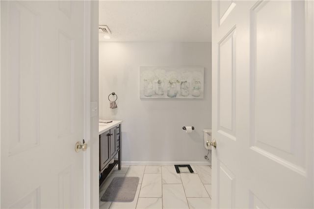 3524 West Shore Rd. Building C-704 Road C-704, Warwick, RI 02886