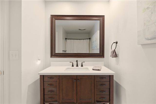 3524 West Shore Rd. Building C-704 Road C-704, Warwick, RI 02886