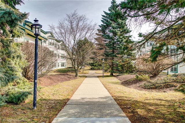 3524 West Shore Rd. Building C-704 Road C-704, Warwick, RI 02886