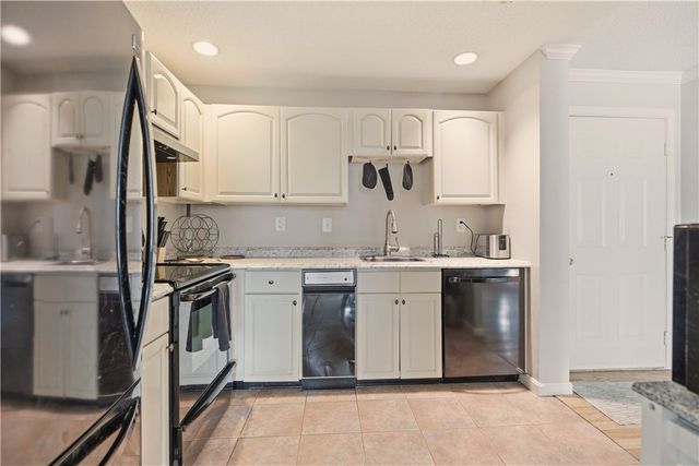 3524 West Shore Rd. Building C-704 Road C-704, Warwick, RI 02886