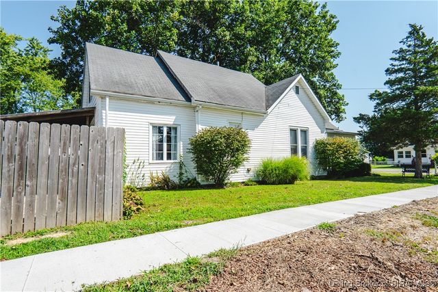 108 N 2nd Street, Scottsburg, IN 47170