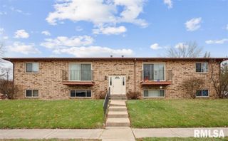 310 30th Avenue Ct Apt 7, Moline, IL 61265