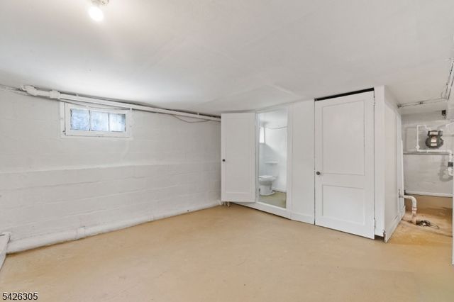 326 Eastern Pkwy, Newark City, NJ 07106