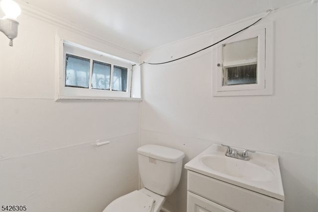 326 Eastern Pkwy, Newark City, NJ 07106