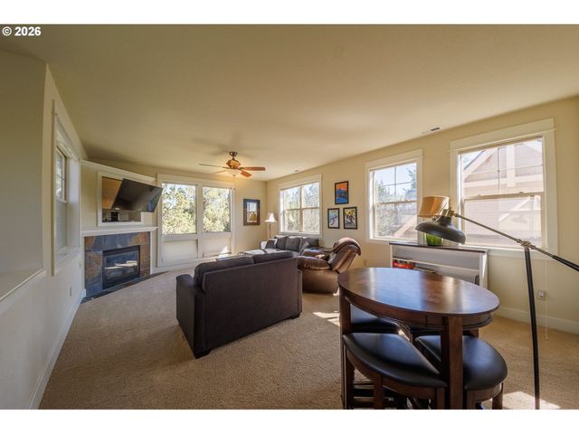 11047 DESERT SKY Loop, Redmond, OR 97756