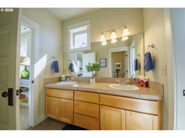 11047 DESERT SKY Loop, Redmond, OR 97756