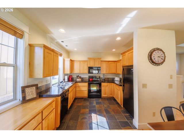 11047 DESERT SKY Loop, Redmond, OR 97756