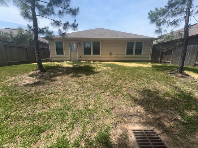 4217 Amber Ruse Drive, Panorama Village, TX 77304