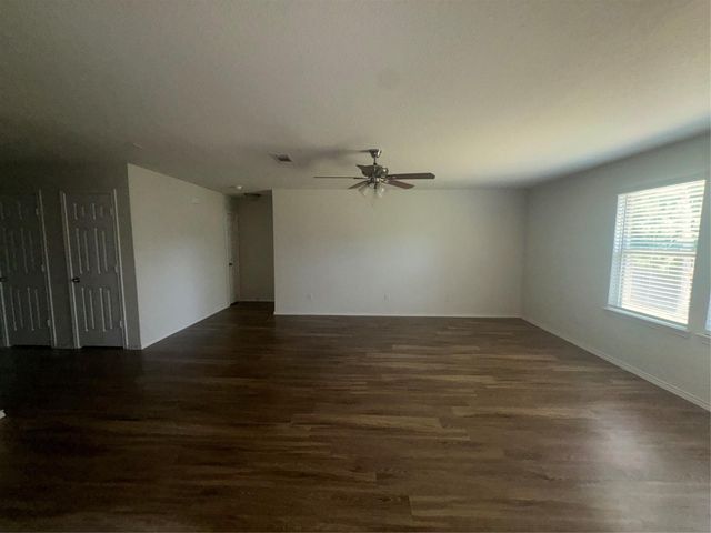 4217 Amber Ruse Drive, Panorama Village, TX 77304
