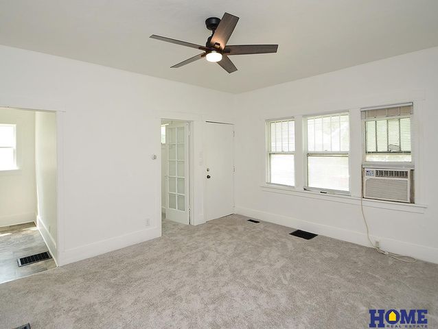 2793 F Street, Lincoln, NE 68510