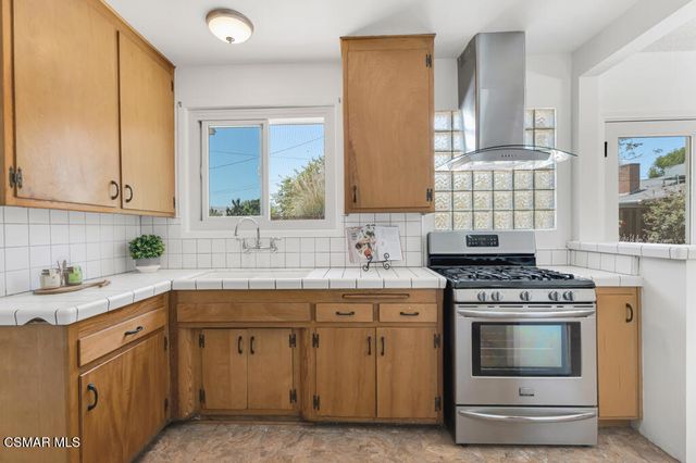 19910 Enadia Way, Winnetka, CA 91306