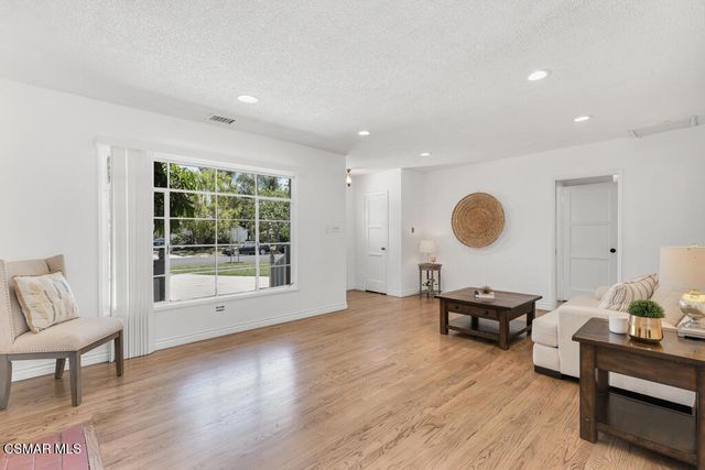 19910 Enadia Way, Winnetka, CA 91306
