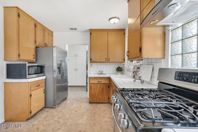 19910 Enadia Way, Winnetka, CA 91306
