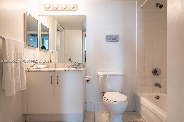 1200 Brickell Bay Dr 3821, Miami, FL 33131