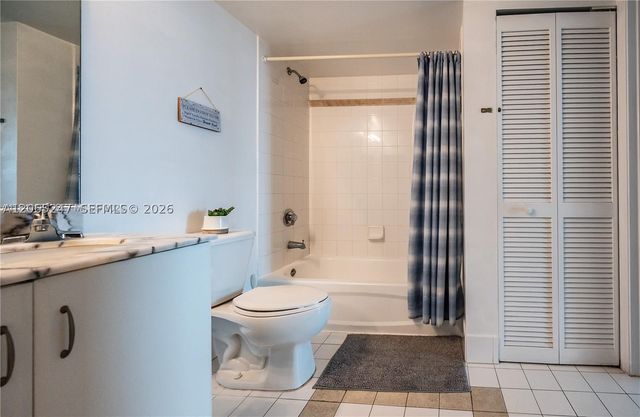 1200 Brickell Bay Dr 3821, Miami, FL 33131