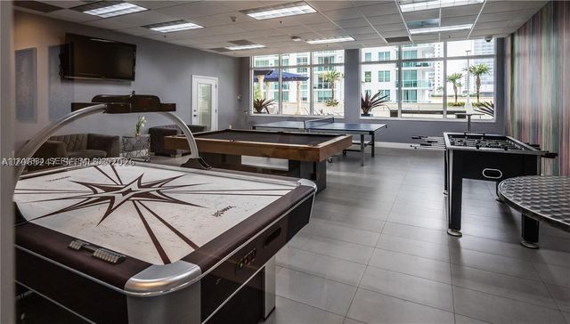 1200 Brickell Bay Dr 3821, Miami, FL 33131