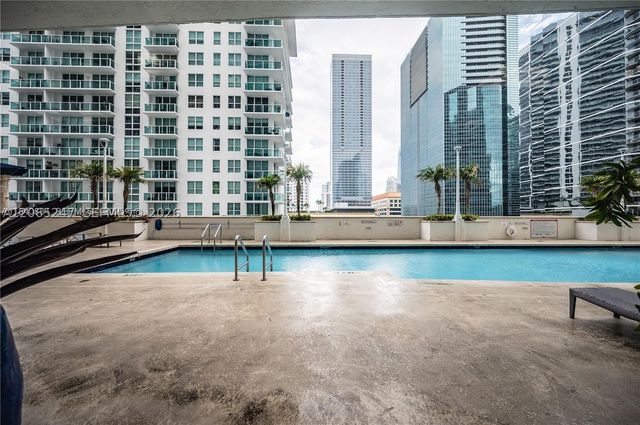 1200 Brickell Bay Dr 3821, Miami, FL 33131