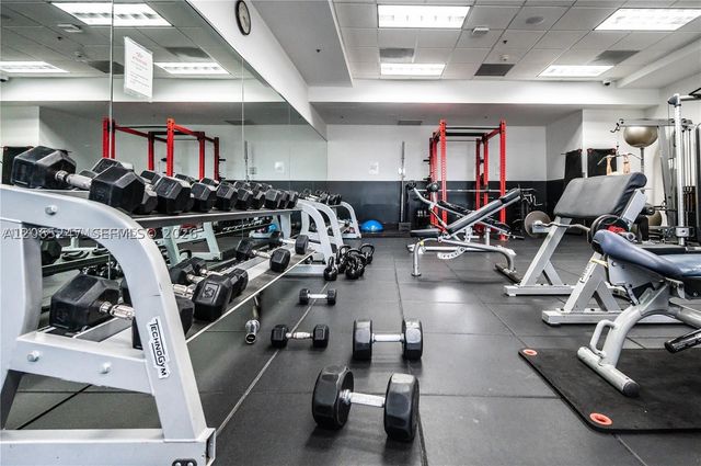 1200 Brickell Bay Dr 3821, Miami, FL 33131