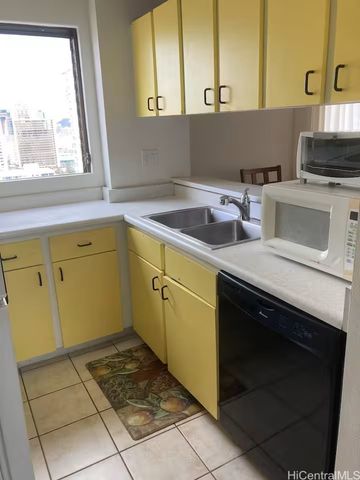 2240 Kuhio Avenue 2001, Honolulu, HI 96815