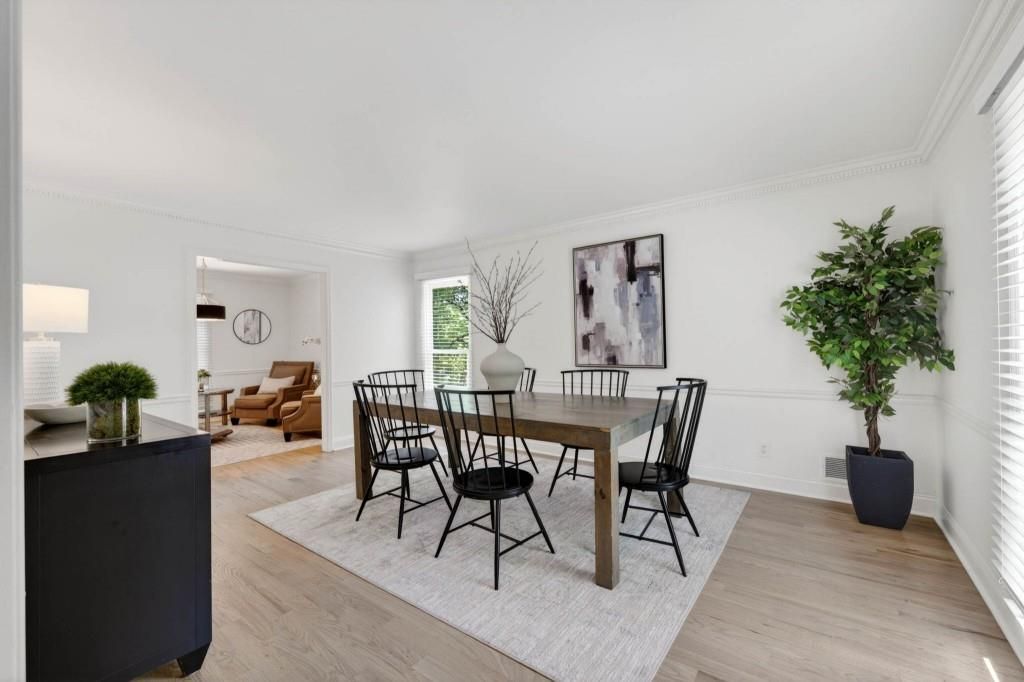 Image 15 of property listing at 330 High Brook Drive, Atlanta, GA 30342