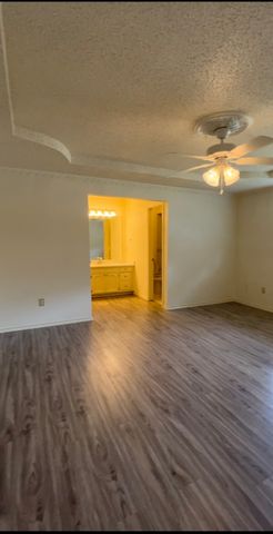 901 Waterview Lane, Desoto, TX 75115
