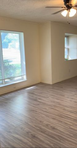 901 Waterview Lane, Desoto, TX 75115
