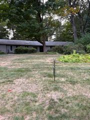 20 Longfellow Rd, Holyoke, MA 01040