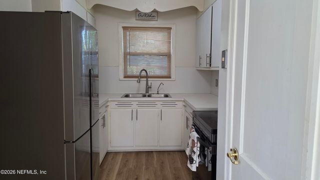 1966 LAKEWOOD Circle S, Jacksonville, FL 32207