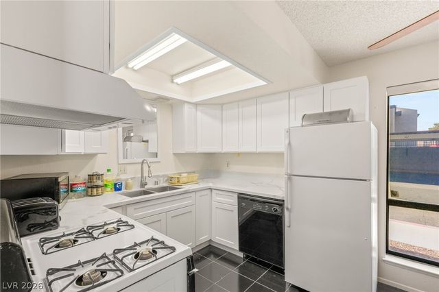 5171 Caliente Street 131, Las Vegas, NV 89119