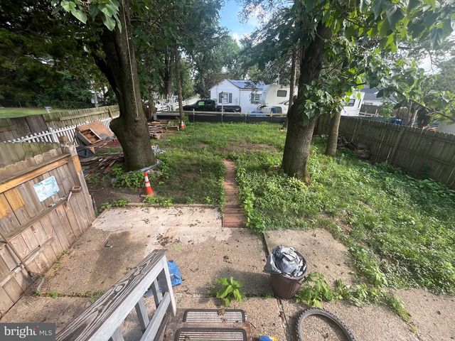 1960 MAPLE AVE, Croydon, PA 19021