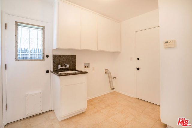 6125 Bedford Avenue, Los Angeles, CA 90056