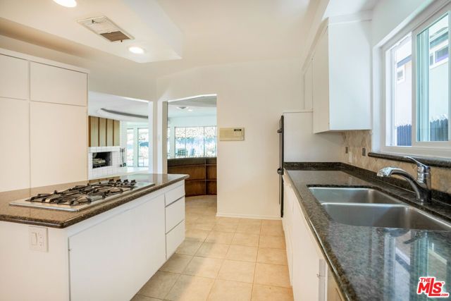 6125 Bedford Avenue, Los Angeles, CA 90056