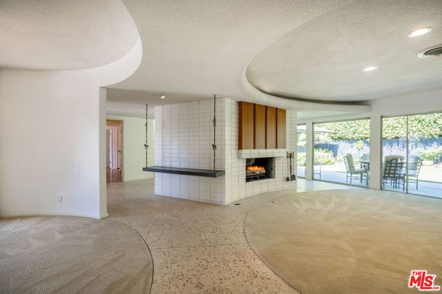 6125 Bedford Avenue, Los Angeles, CA 90056