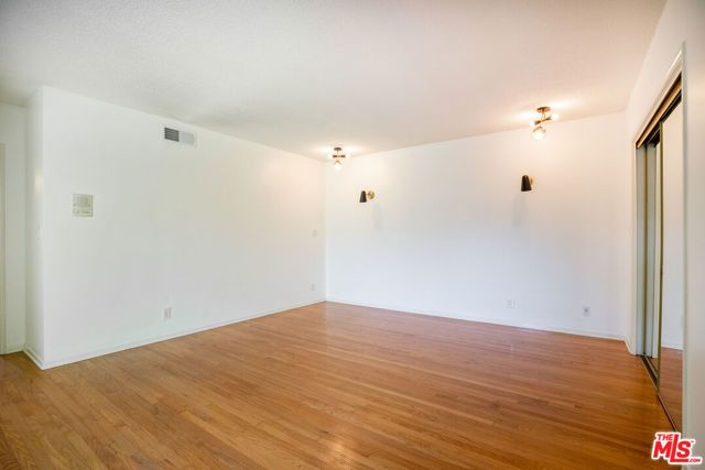 6125 Bedford Avenue, Los Angeles, CA 90056