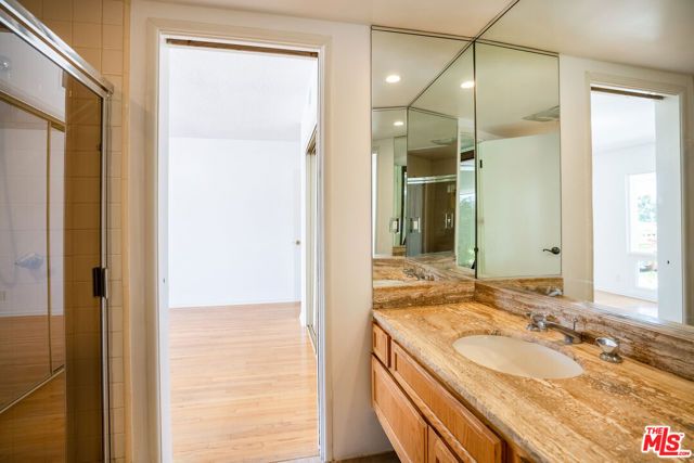 6125 Bedford Avenue, Los Angeles, CA 90056